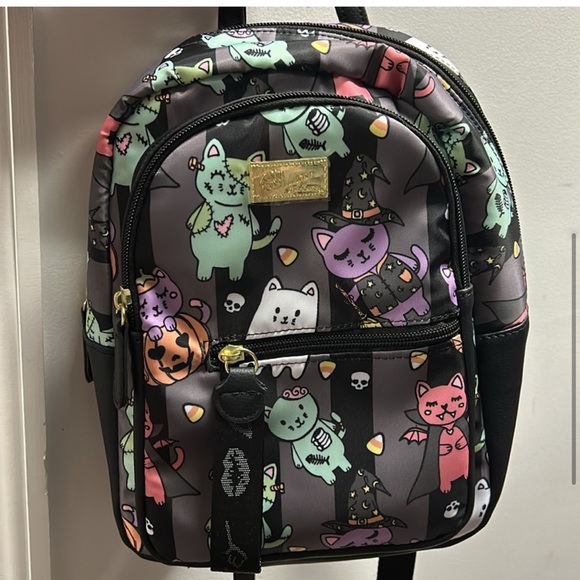 NWOT Betsey Johnson backpack - Picture 2 of 5